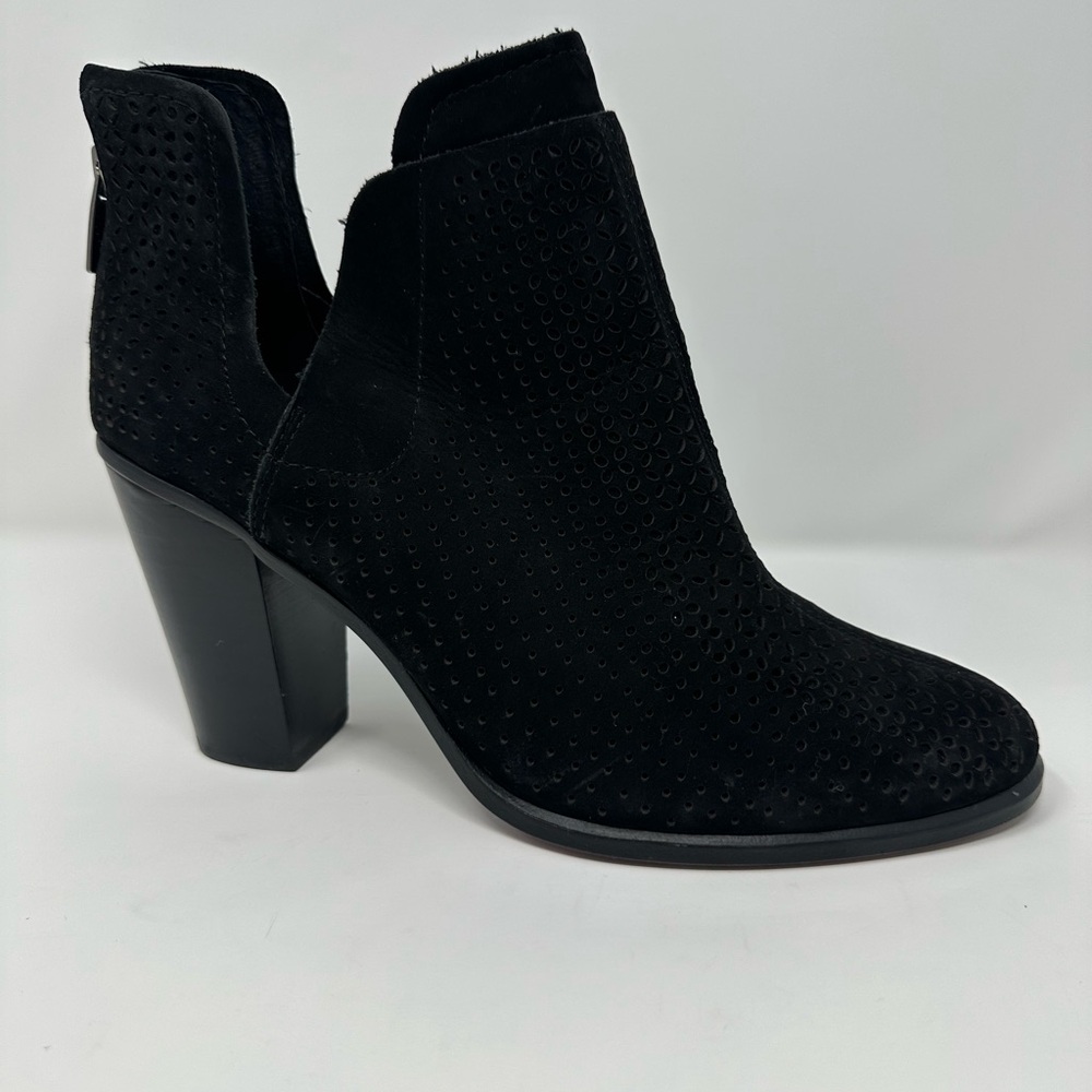 Vince Camuto Women Black Suede Cut Out Ankle Heel Perforated Booties Size 8.5 M